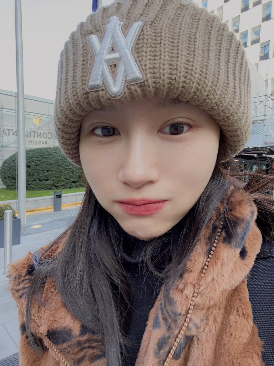 [Weverse]

#Siyeon ¡Todos, tengan cuidado de no resfriarse! 😖

#Dreamcatcher #Weverse