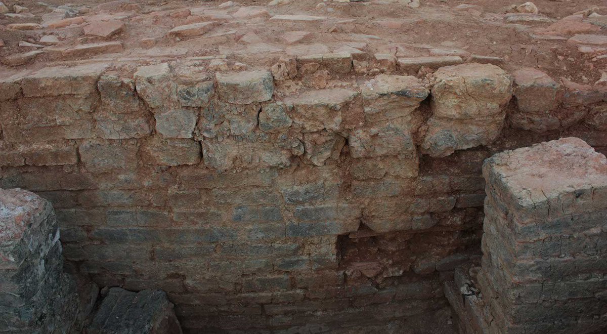 emlynkd's tweet photo. Looking forward to hosting superstar @FaleriiNovi ceramicist &amp; @the_bsr Research Fellow Letizia Ceccarelli for our annual Molly Cotton Lecture!

18.00 CET, Wednesday in Rome or online to hear about all things Etruscan and Roman earthen architecture 🧱🛖

https://t.co/kqg6UOLj1o https://t.co/qfbskiU5sH
