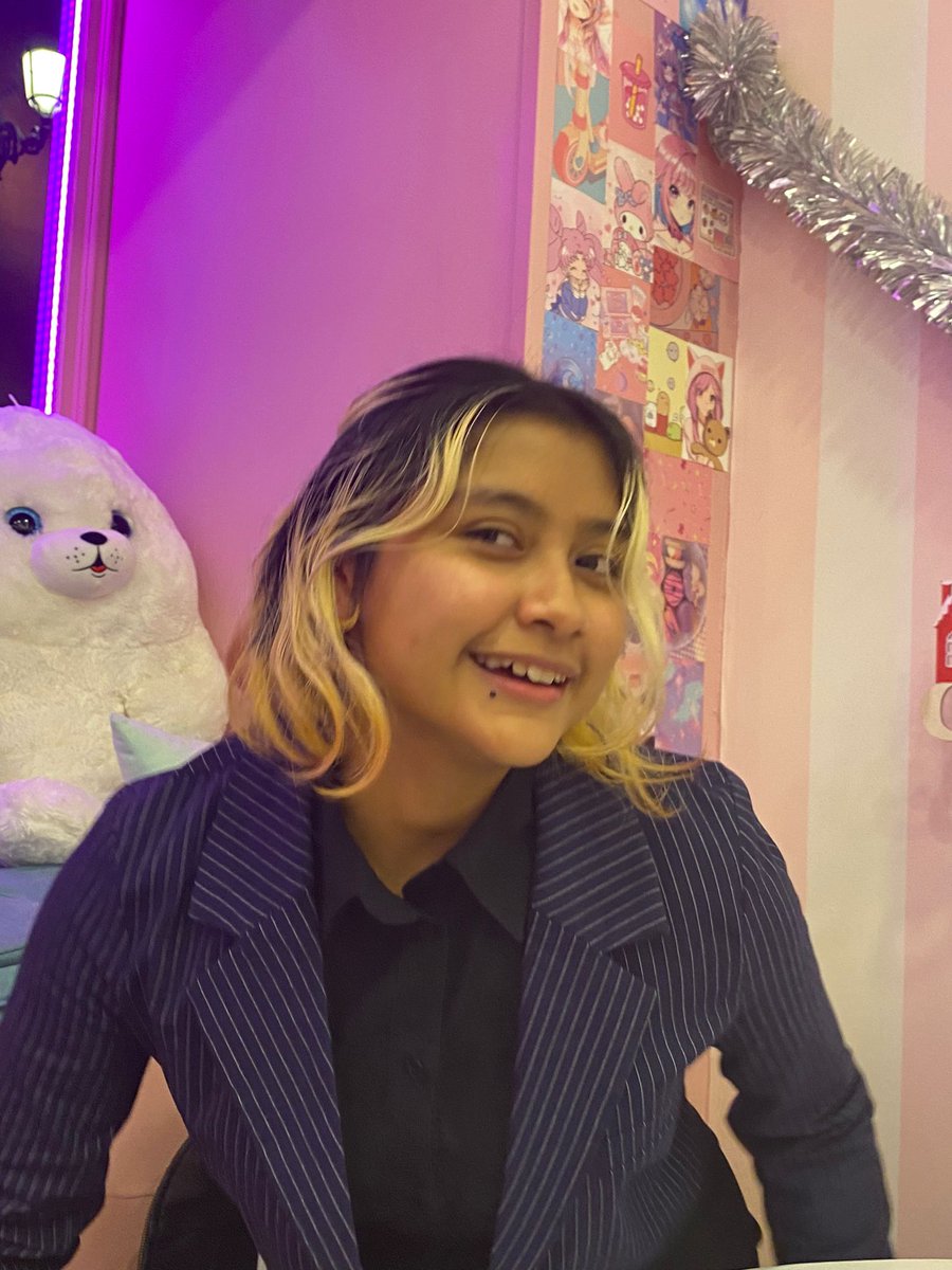 Estrellus_'s tweet image. COMO ALGUIEN PUEDE SER TAN GUAPA???
AAAAAAAAAAAA