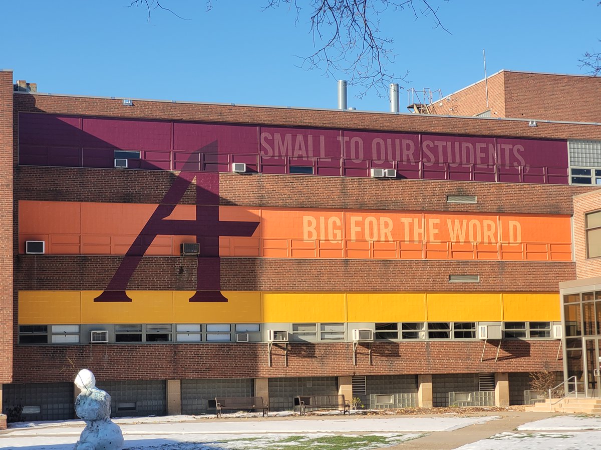 196Multilingual tweet media