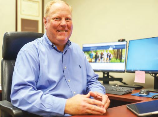 ChattStateCC's tweet photo. Chad Jaynes, Business & Industry Division dean at ChattState was a good high-school student, college was terrible. His mentor saved him from going down a hard path. "I said if I ever got the opportunity, I'd pay it forward."Read more https://t.co/tCK7N6i9JR
#chattstatefirstgen https://t.co/sQxjwVrVsi