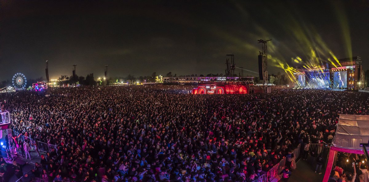 mninoticias's tweet photo. La majestuosa presentación de @DONOMAR el día de ayer en el #FlowCDMX más de 100,000 personas juntas coreando todas sus canciones https://t.co/nR1mqvXMtv