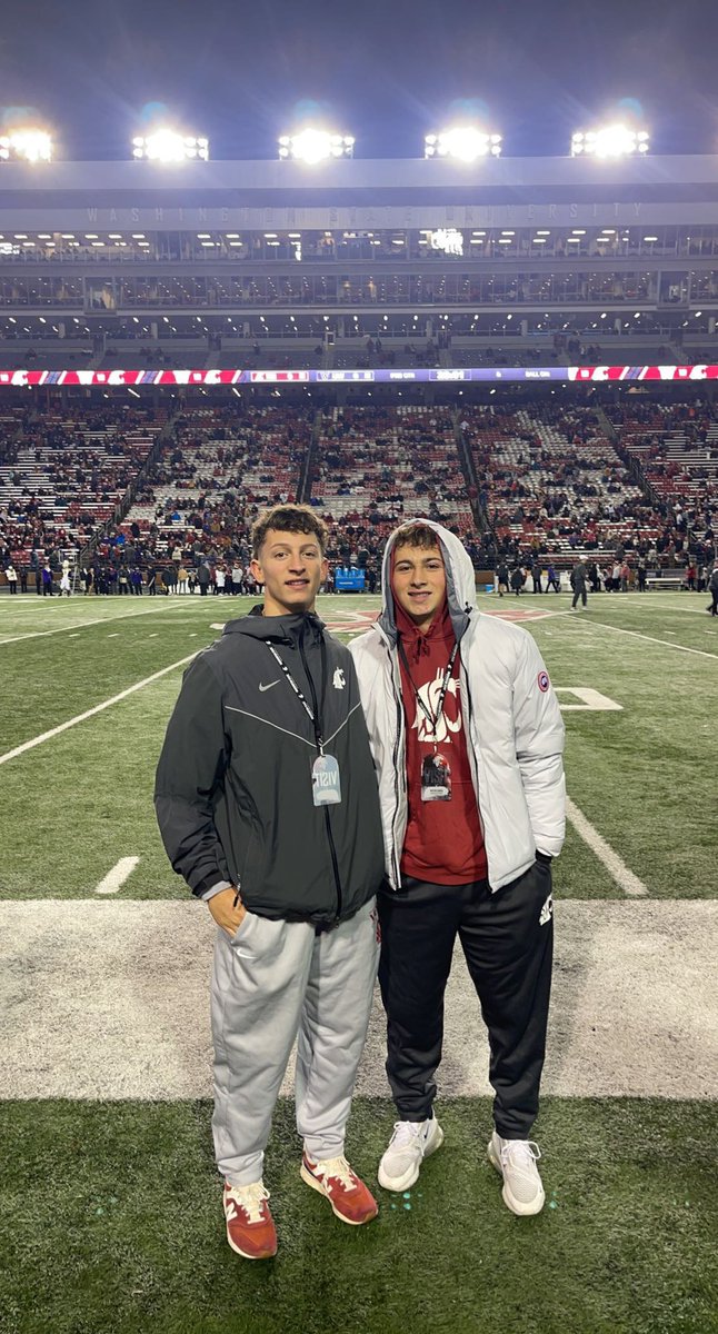 Great time this weekend at the Apple Cup! <a href="/benpupplo/">Ben Pupplo</a>. Thanks to <a href="/CoachK2x4/">Kaligis Pete</a> <a href="/CoachDickert/">Jake Dickert</a> <a href="/Coach_Brophy/">Sean Brophy</a> @RSchlaeg_WSUFB for making me feel at home! Go Cougs!