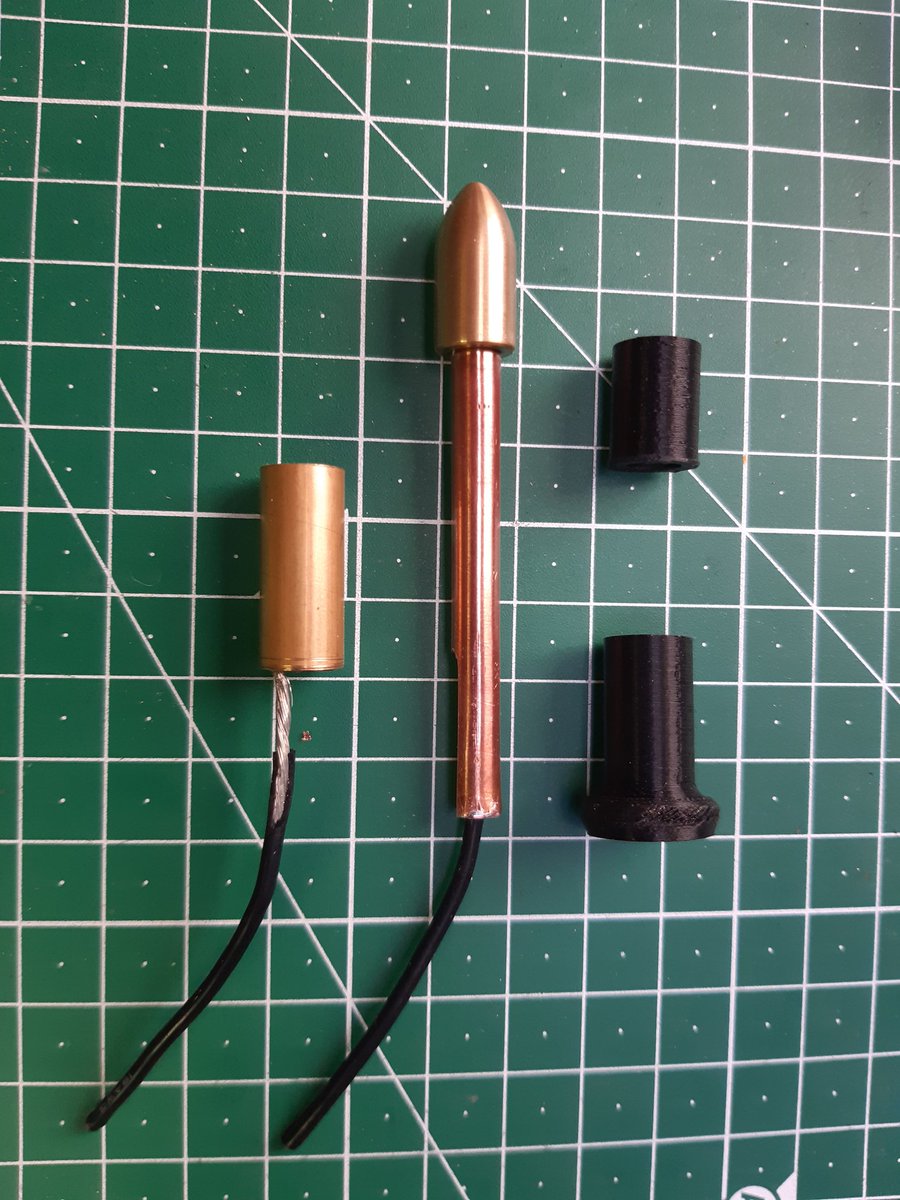 Elec_Toys's tweet photo. First project in a while that is made half decently.
A proper bipolar plug for estim.
Two separate metal parts with some 3D printed insolation, glued together with medical super glue and and covered with protective epoxy to prevent uncleanable spots. Pretty shiny, huh? https://t.co/Gfdm6LRtrC