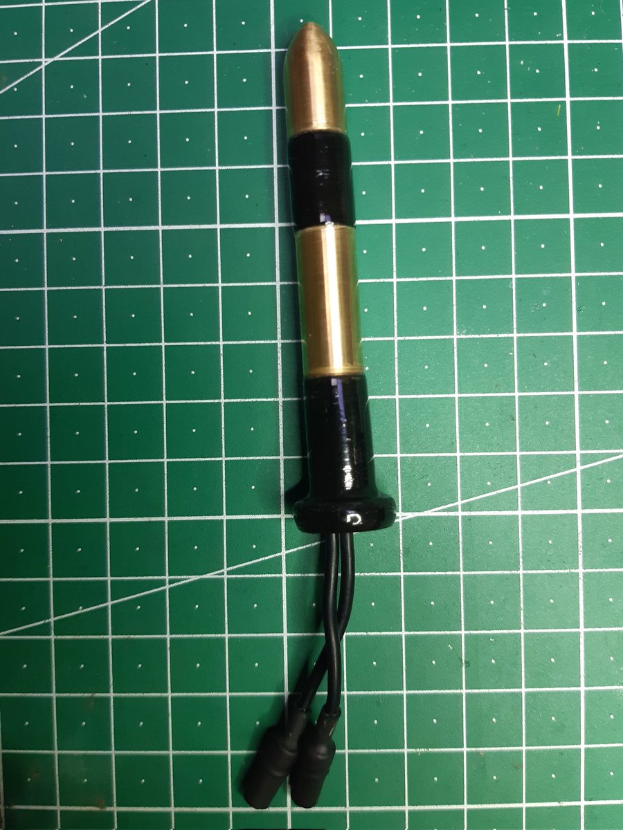 Elec_Toys's tweet photo. First project in a while that is made half decently.
A proper bipolar plug for estim.
Two separate metal parts with some 3D printed insolation, glued together with medical super glue and and covered with protective epoxy to prevent uncleanable spots. Pretty shiny, huh? https://t.co/Gfdm6LRtrC