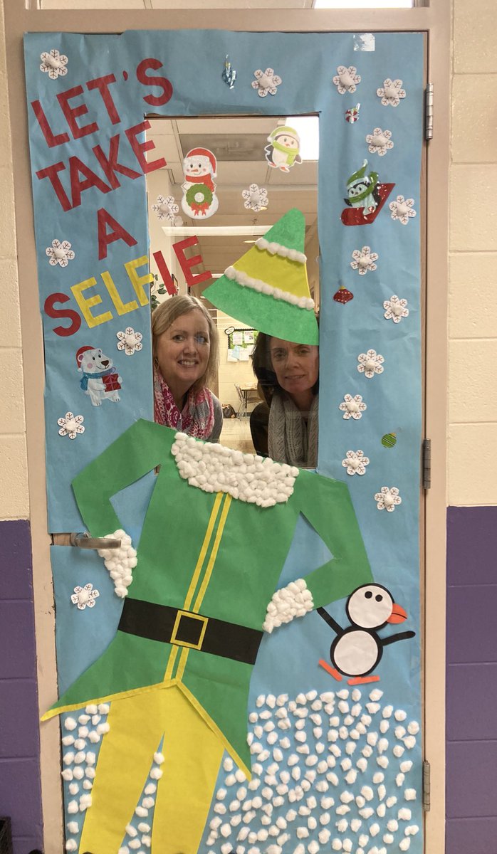Come take a sELFie with your Robert Crown office staff! #d118life #rcs118life <a href="/RobertCS118/">Robert Crown School</a>