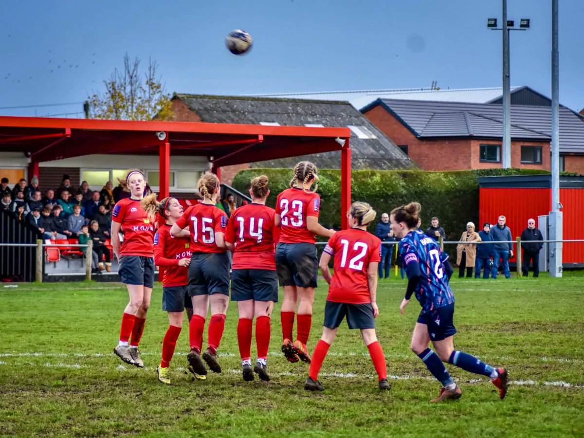 GuyClarkePhoto's tweet photo. @VitalityWFACup 2nd Round Match.

@WemTownLadies v @NFFCWomen
 
 1 - 5 Full time score.

#womensfootball #WomensFACup #football #facup https://t.co/7rRjfeiV3P