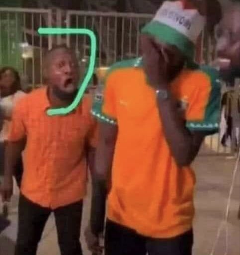 akichi_yake's tweet photo. Il y’a des ivoiriens qui supportent encore le Cameroun 🇨🇲 😂😂😂🤣 moi je ne peux jamais oublier ça 😂😂😂 https://t.co/vgXlwp6bOR