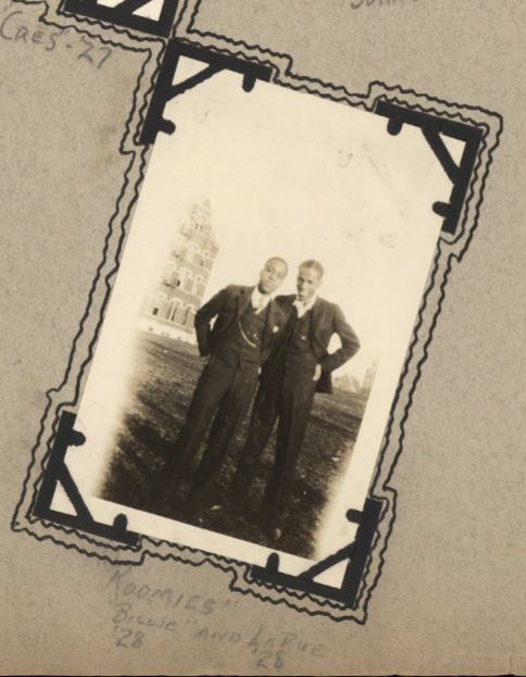SarahCalise's tweet photo. "Oh my god, they were roommates" from Fisk University, 1928 https://t.co/pgYRx1OAmA https://t.co/xbFkT9OUtz
