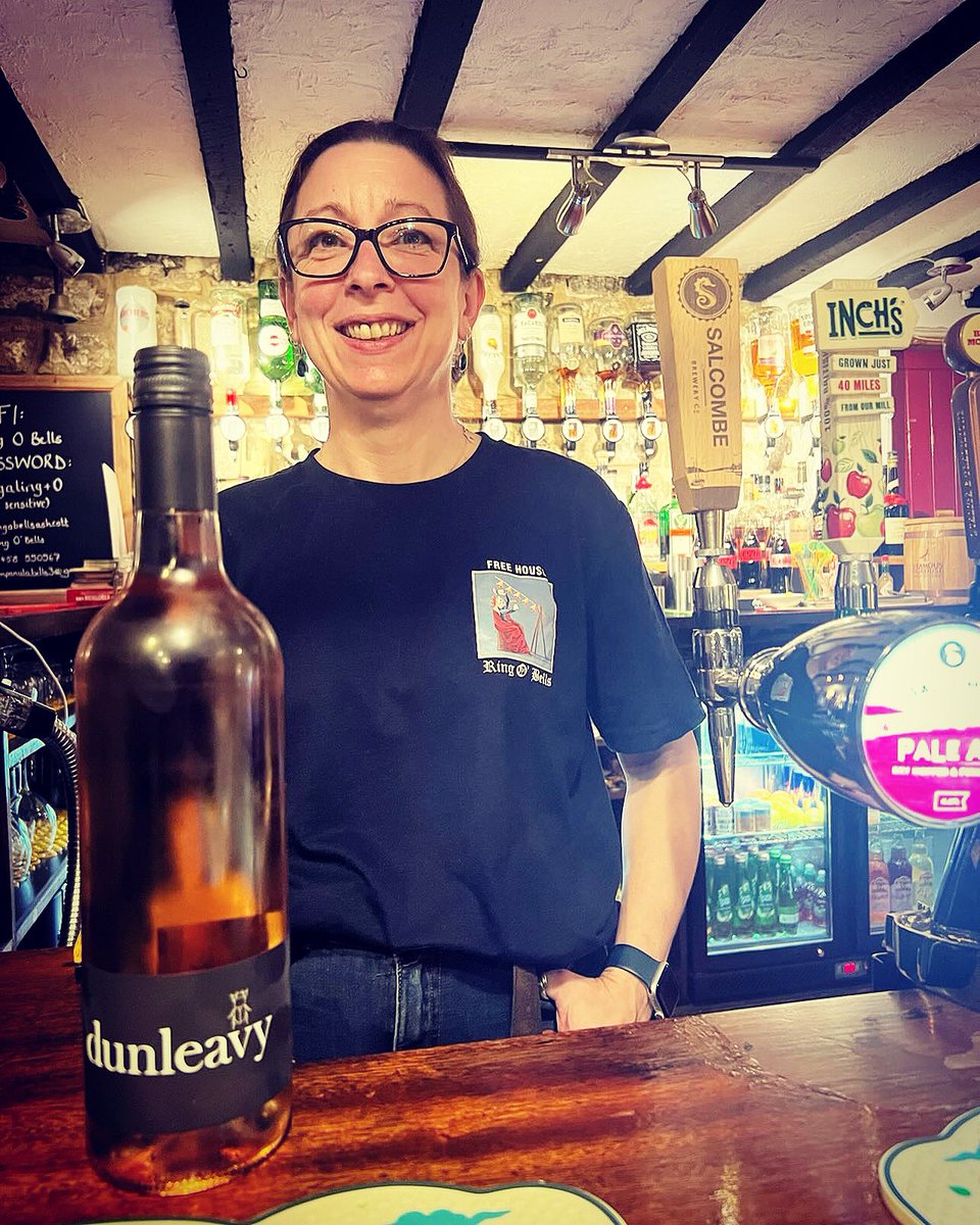 DYvineyards's tweet photo. Gloucester Road regulars may recognise Cara because she used to be the manager @TincanCoffeeCo 🤗
Cara is now the proud landlady @ringobellsashcott in #ashcott #somerset & has put our #rosé on her wine list 🙌
#somerset #landlady #pub #food #drink #wine #englishwine #bristol https://t.co/aBeIT991XU