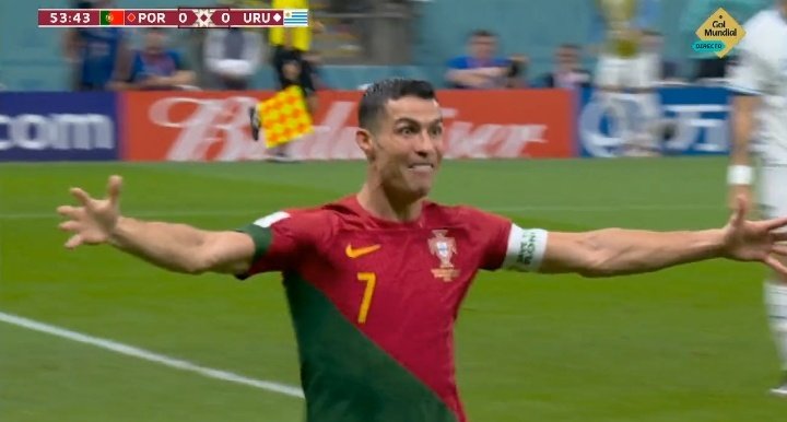 Llourinho's tweet photo. Nunca había sentido tanta vergüenza ajena con la cara de felicidad de un hombre que no toca el balón y se apropia el gol de un compañero suyo. https://t.co/HalX1kjvba