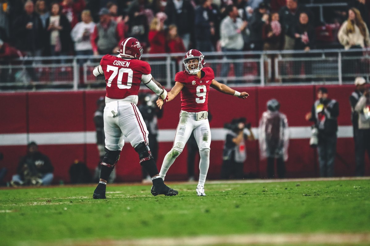 UA_Athletics's tweet photo. A weekend of 𝙒𝙄𝙉𝙎

#RollTide https://t.co/mLnaEzgIUE