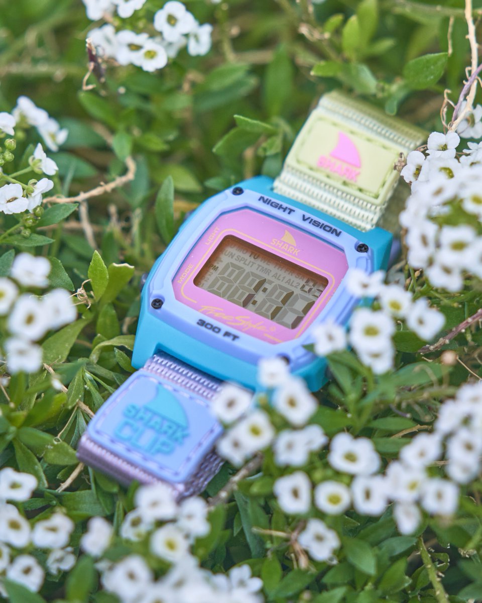 freestyle_watch's tweet image. the watch of your #pastel dreams ✨ 
🦈: Lavender Tea
📸: @SickOfBeingFamous2

_
#ootdguide #pastels #freestylewatches #retroaesthetic #myfreestylewatch #instagood #summerstyle #womenswatch #watchgeek #watchlover #amazing #dailywatch #retro freestyleusa.com/products/shark…
