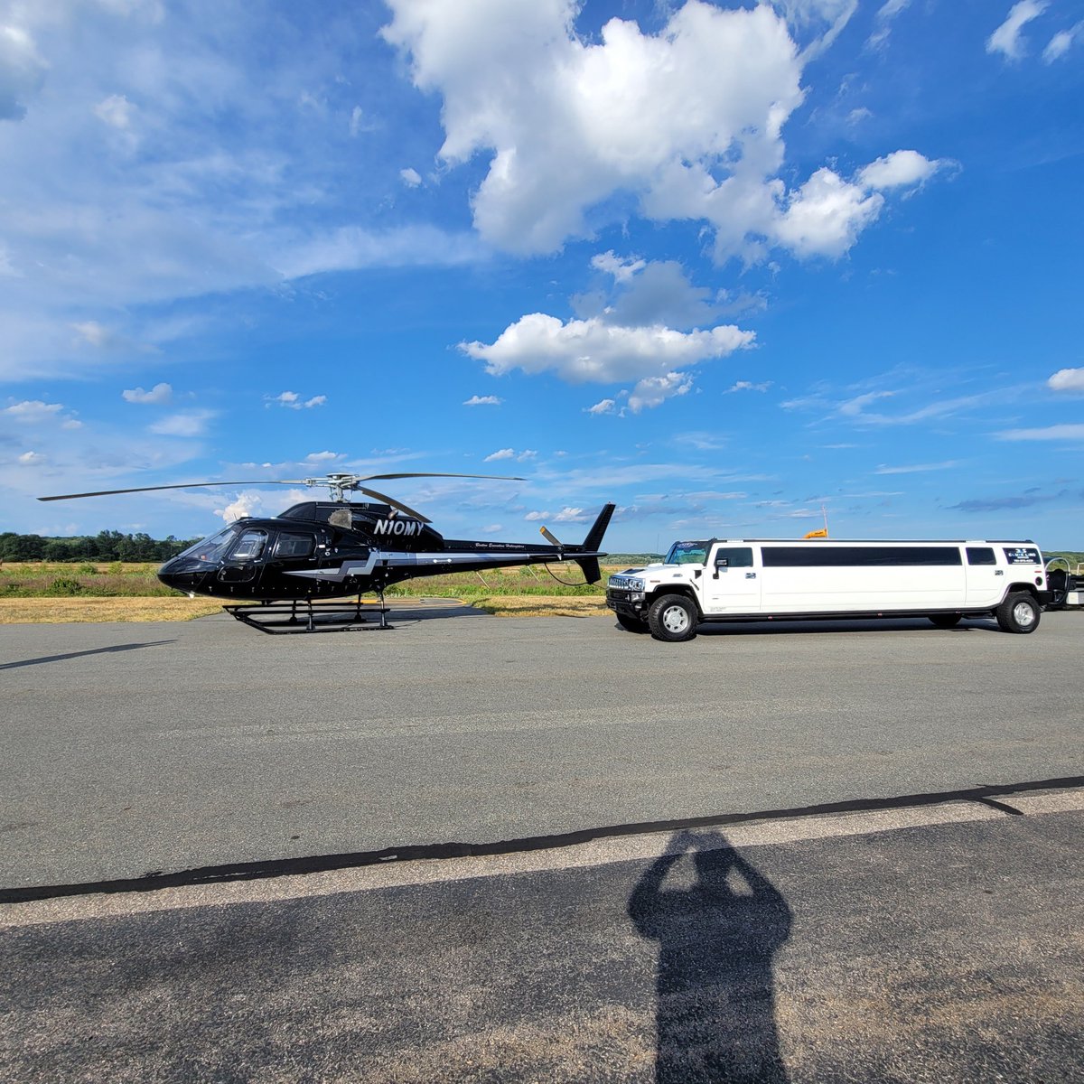 BEHelicopters's tweet photo. Its not often that we see a vehicle longer than the helicopter! Flashback to earlier in the summer. https://t.co/VjV3dvv6No