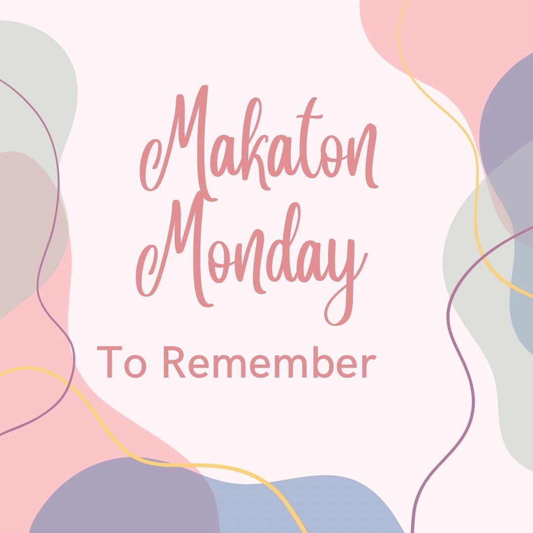 qmusltsociety's tweet photo. ✨MAKATON MONDAY✨

Todays sign is: To Remember 

Thank you to our former Social media ambassador and SLT graduate Caitlin for demonstrating this weeks sign 🥳
#makatonmonday https://t.co/ChvAbV2hCO
