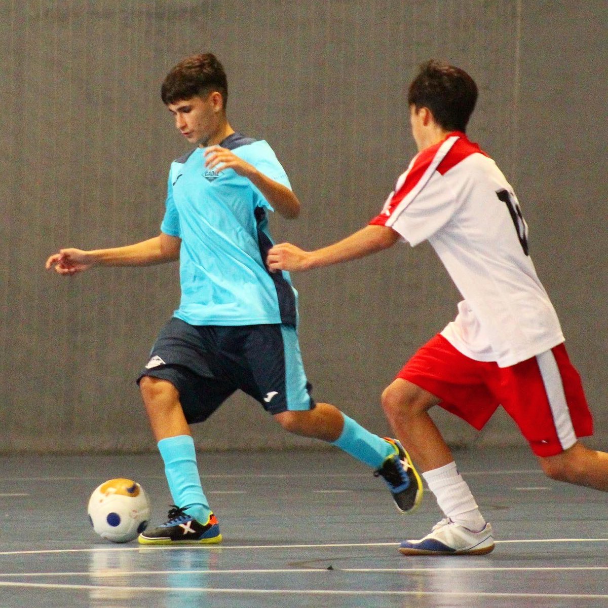 CADETE

Primera derrota del conjunto cadete que a pesar de ponerse por delante en la primera parte vio como su equipo no pudo evitar la derrota en un partido con muchísimas ocasiones que justificaría cualquier resultado. 
Enhorabuena al <a href="/ciudadgaditana/">CD Ciudad de Cádiz UD Gaditana</a>