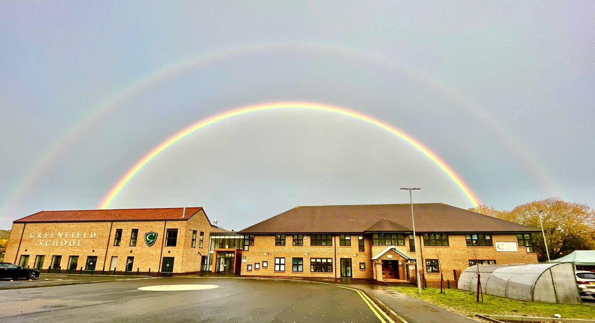A stunning rainbow over the school this morning 💕