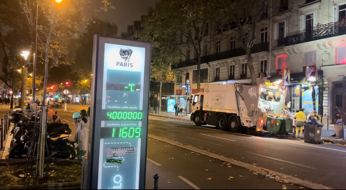 Romain AMBRO 💬 (@romainambro) on Twitter photo 🔵Le 6/9H <a href="/FranceBleuParis/">France Bleu Paris IDF</a>🔵
et <a href="/France3Paris/">France 3 Paris/Ile-de-France</a> 📺📻
⏰ MAR 29/11 :
▪️7h00 #RATP🚇
▪️7h30 La psychiatrie abandonnée?
▪️7h40 Compteurs cyclistes🚲
▪️7h45 #GivingTuesday : <a href="/microdon_fr/">microDON</a>💳
▪️8h00 Sécurité à Paris🚙
▪️8h15 <a href="/NunezLaurent/">Laurent Nuñez</a>👮♂️
▪️8h35 #Mondial2022⚽️
▪️8h50 <a href="/Willy_Rovelli/">Willy Rovelli (Pastille bleue)</a>🎙 🔵Le 6/9H <a href="/FranceBleuParis/">France Bleu Paris IDF</a>🔵
et <a href="/France3Paris/">France 3 Paris/Ile-de-France</a> 📺📻
⏰ MAR 29/11 :
▪️7h00 #RATP🚇
▪️7h30 La psychiatrie abandonnée?
▪️7h40 Compteurs cyclistes🚲
▪️7h45 #GivingTuesday : <a href="/microdon_fr/">microDON</a>💳
▪️8h00 Sécurité à Paris🚙
▪️8h15 <a href="/NunezLaurent/">Laurent Nuñez</a>👮♂️
▪️8h35 #Mondial2022⚽️
▪️8h50 <a href="/Willy_Rovelli/">Willy Rovelli (Pastille bleue)</a>🎙