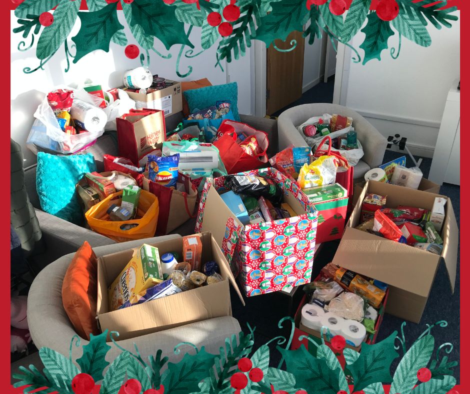ISOQSL's tweet photo. Can we take a moment to #appreciate all of these #donations from amazing businesses that chose to get involved with our #bingobox challenge? #WorcestershireHour https://t.co/votQrdpcEX