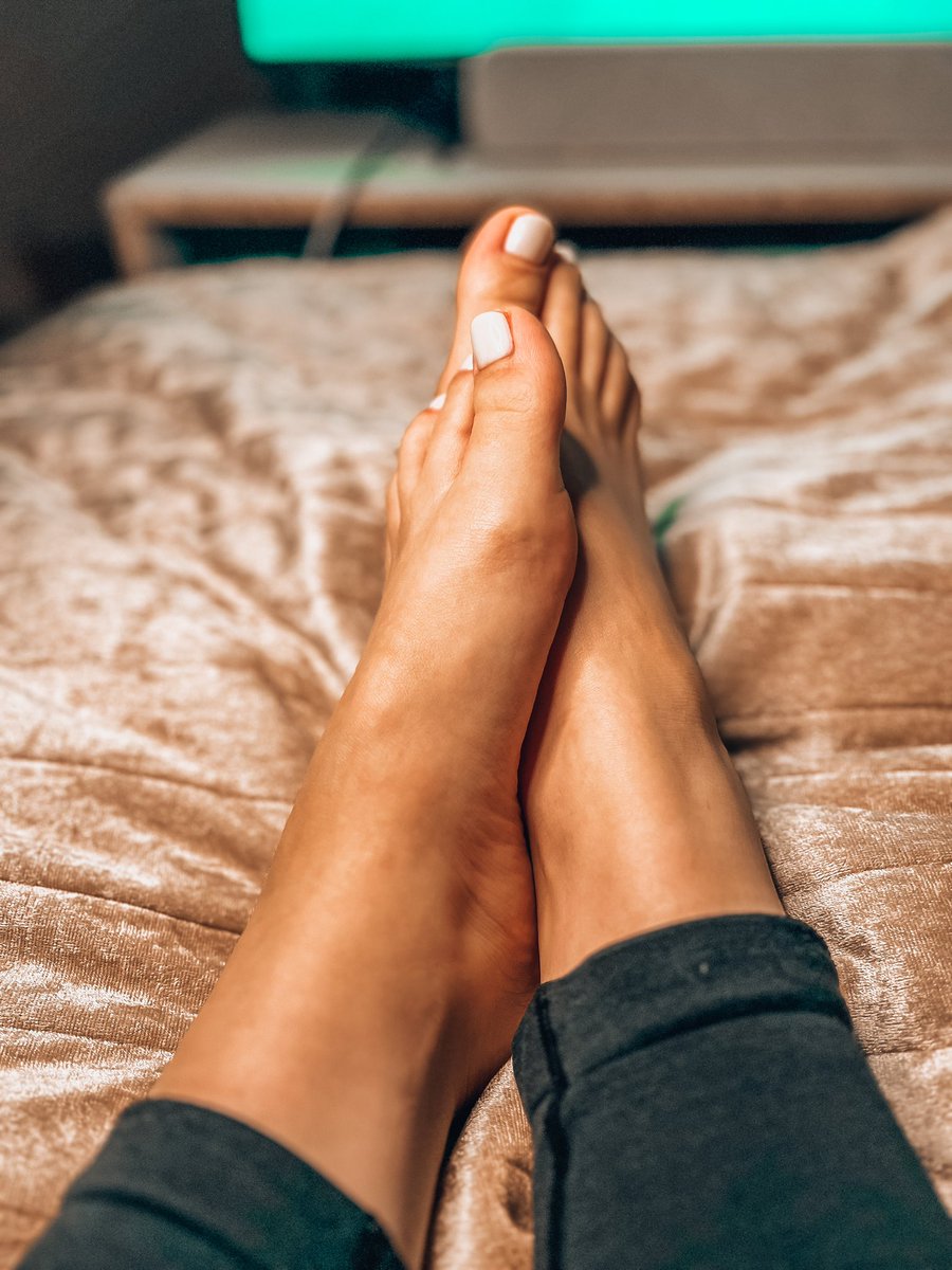 iamfootish's tweet photo. @Maturefootlover Wanna see more? 

https://t.co/vy2tnbfiOf https://t.co/6Bq3JLgNdU