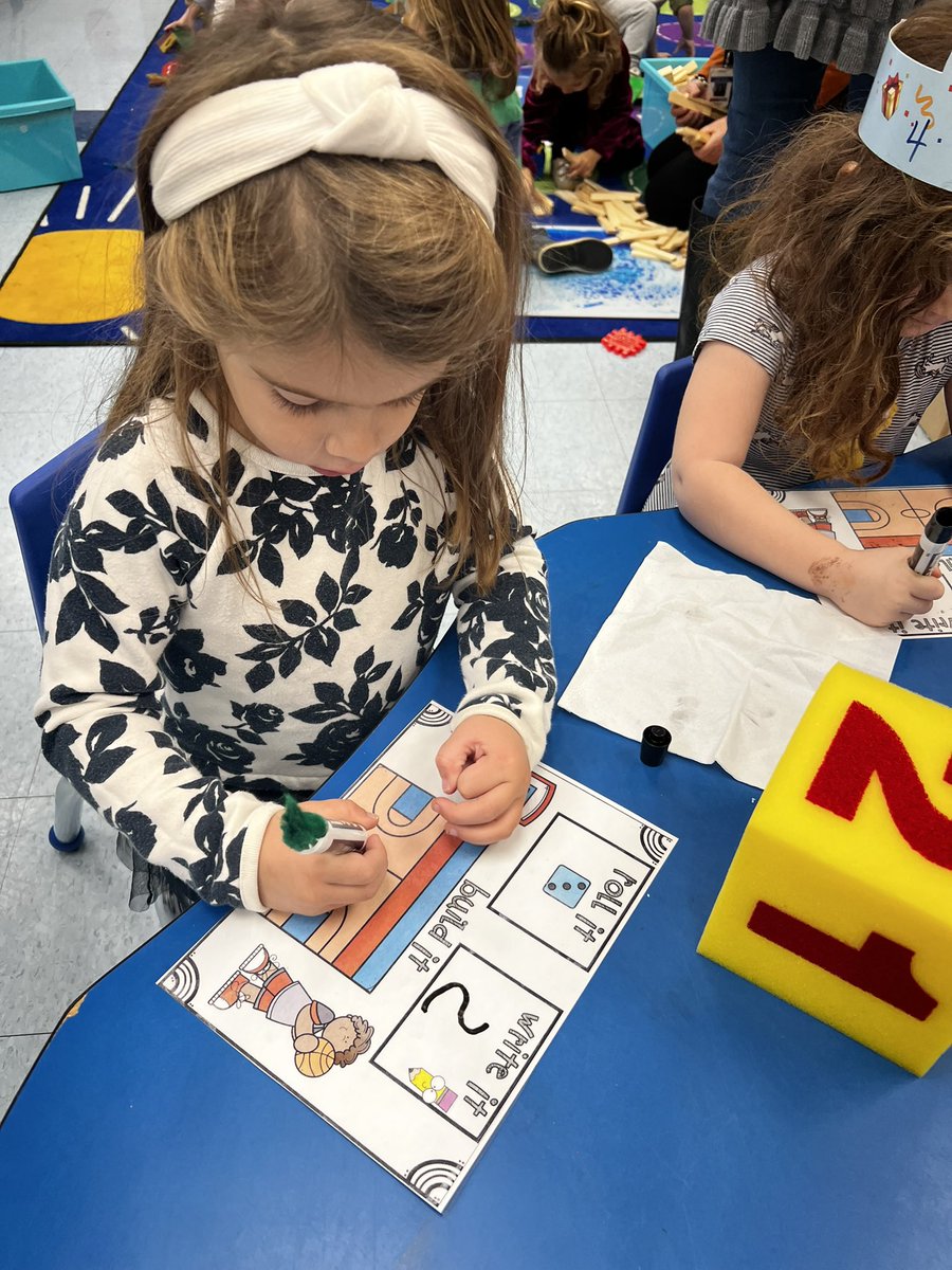 slevin_prek's tweet photo. Roll it, write it, build it! Ask me how many balls were on my court! #ballstudy #fhleads https://t.co/yGSMJ9lZIs