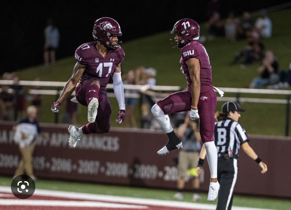 TheRealDaelin's tweet photo. God is great! After a great phone call with @CoachMarkWatson I am beyond blessed to say that I have received my first D1 scholarship from Southern Illinois University! Thanks to the coaching staff for believing in me. #Salukis #WeAreSouthernIllions https://t.co/neXQl9Bcx2
