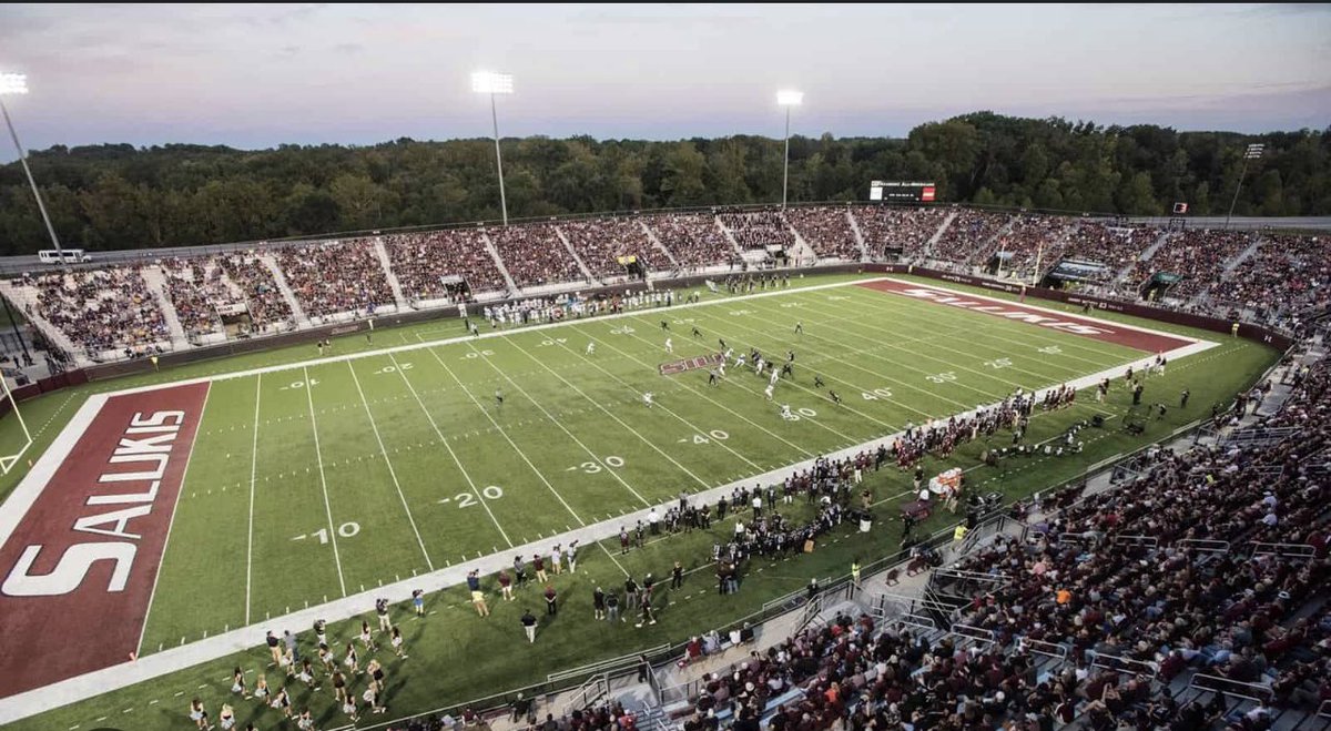 TheRealDaelin's tweet photo. God is great! After a great phone call with @CoachMarkWatson I am beyond blessed to say that I have received my first D1 scholarship from Southern Illinois University! Thanks to the coaching staff for believing in me. #Salukis #WeAreSouthernIllions https://t.co/neXQl9Bcx2