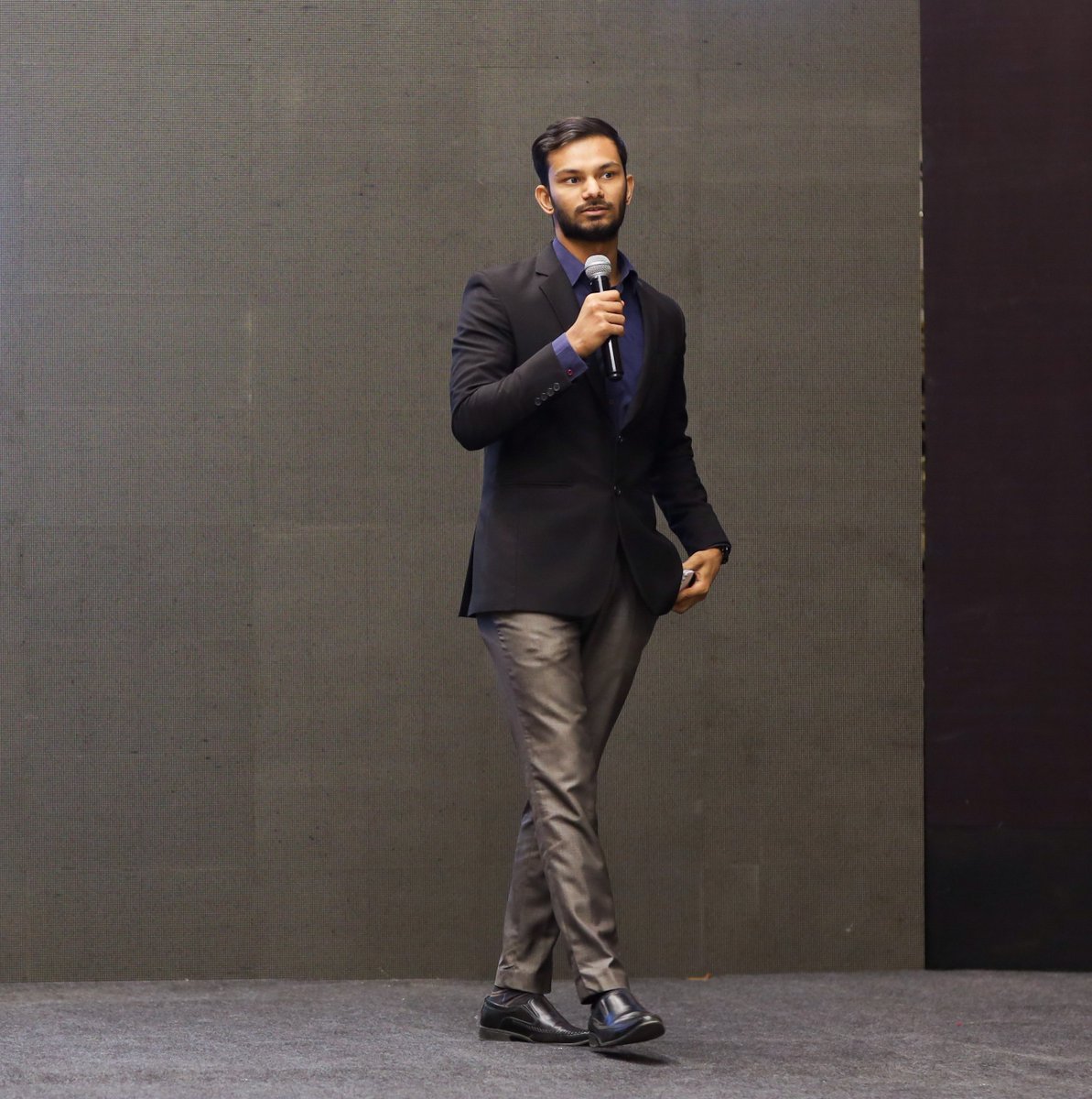 DigiLeadersPk's tweet photo. Mr. Arham Imtiaz Founder of Meme Marketing at Digi leaders conference 2022.
#DigiLeadersConference #digitalleaders #paymentsolutions #digitalpayments #fintech #digitalpakistan #digitalleadersconference #leaders #entrepreneur #digitatransformation #digitalmedia #datamanagement https://t.co/koVpBbNHzv
