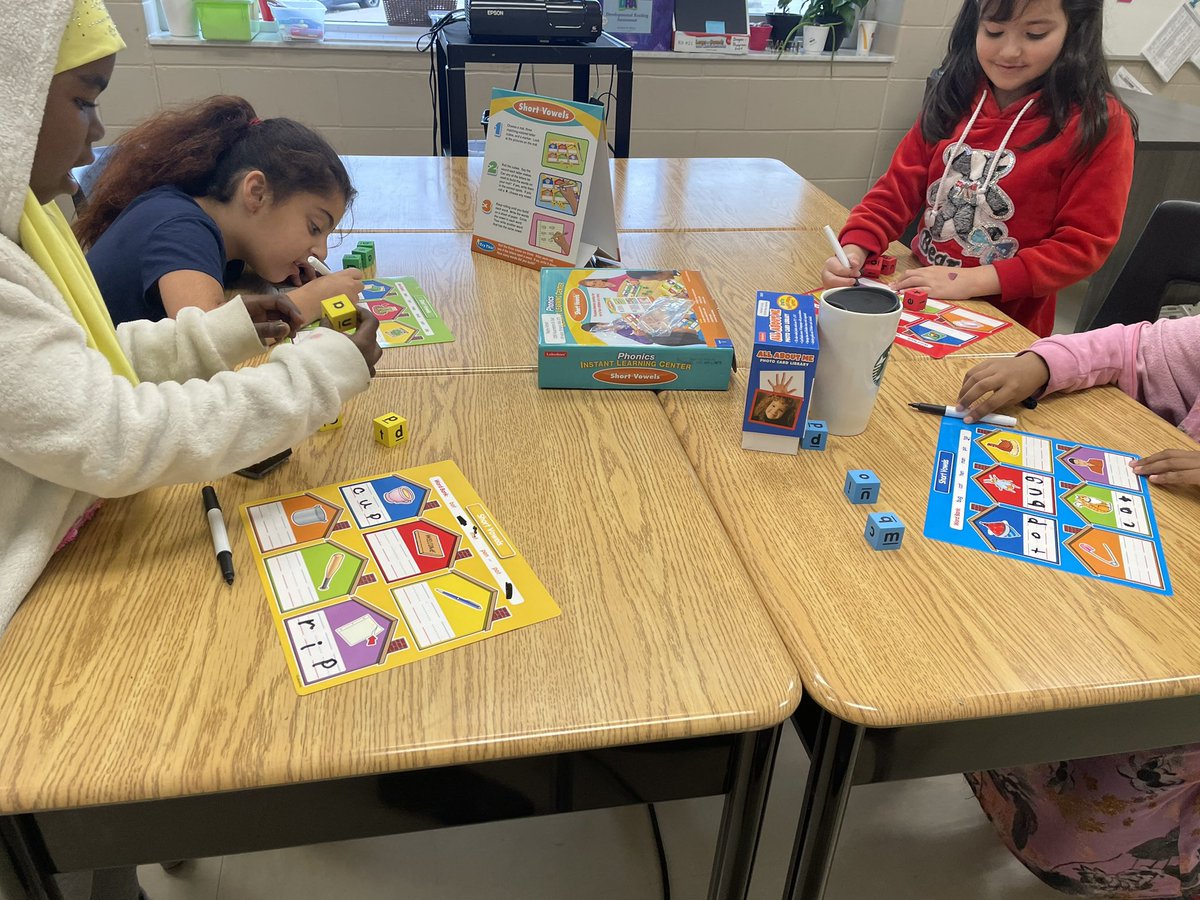 We’re working on short vowels in this group. Ss are learning and having fun while engaging in this activity. <a href="/MrsIandolo/">Teresa Iandolo</a> <a href="/BegleyBroncos1/">F.W. Begley School</a>