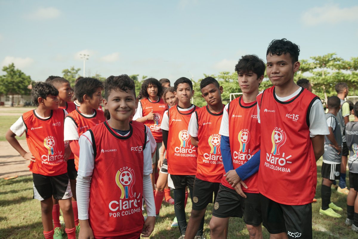 FCCColombia's tweet photo. 🔴🏆La #CopaClaro por Colombia 2022 contó con más de 3.168 participantes que transformaron sus vidas con tecnología, educación y deporte.🇨🇴
@ClaroColombia @BAVARIA_OFICIAL @Huawei_Colombia
https://t.co/GSB0erL959 https://t.co/xgpo1ax8Nw