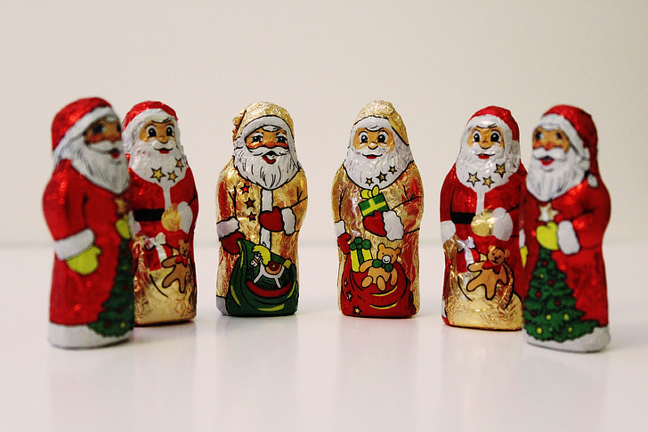 Nikolausfeier – Sat, December 3 from 4-6 pm
GISB (355 Eagleson Ave), Room 1122

Meet Nikolaus, see if he considers you naughty or nice, sing German carols, make winter crafts, enjoy a potluck (feel free to bring store-bought snacks to share)!