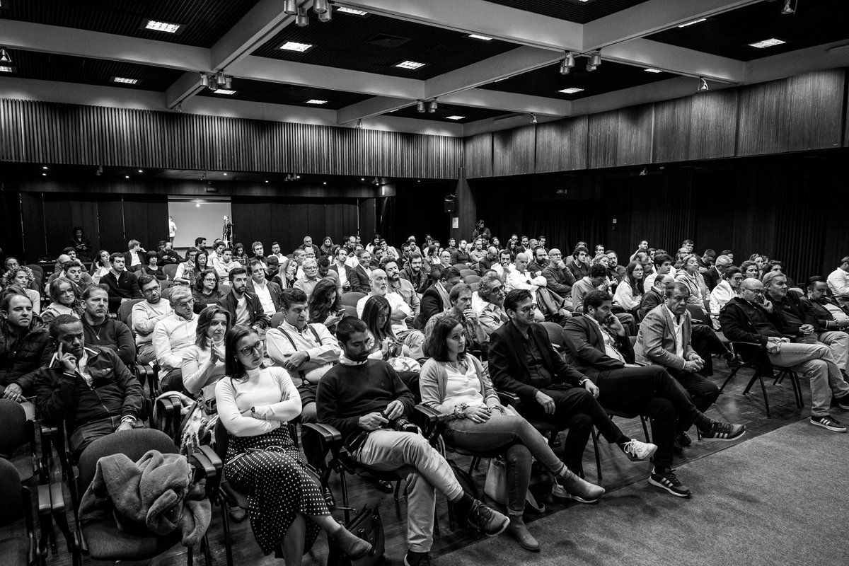 jcf_liberal's tweet photo. Mais de 200 liberais juntaram-se no Porto este fim-de-semana, num evento cheio de interesse e entusiamo para celebrar o 25 de Novembro e os 5 anos da Iniciativa Liberal. 

Obrigado a todos os que estiveram na Festa da Liberdade. 

#PortugalMaisLiberal https://t.co/lThPnPQBTw