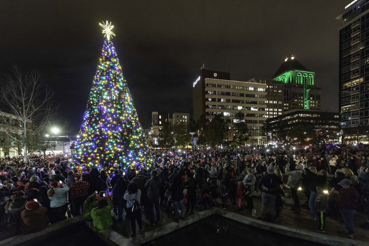 DowntownGSO's tweet photo. Let the holiday cheer commence - Festival of Lights is happening THIS FRIDAY from 5:30 PM to 9 PM! 🎄🌟
Visit https://t.co/jNYa71aPev for the full lineup!
#dgso #downtowngreensboro #downtownindecember https://t.co/zxpDcRUVyb