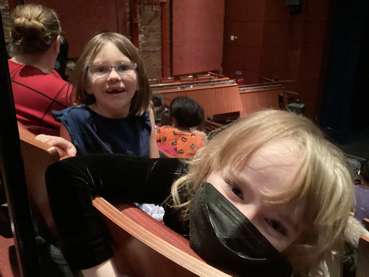 SYD_books_LDSB's tweet photo. A fantastic time @Kingston_Grand  this morning!! @SydenhamPS_LDSB @McCourt45 #howdidtheydothat #AliceinWonderland https://t.co/t5MATUktRQ