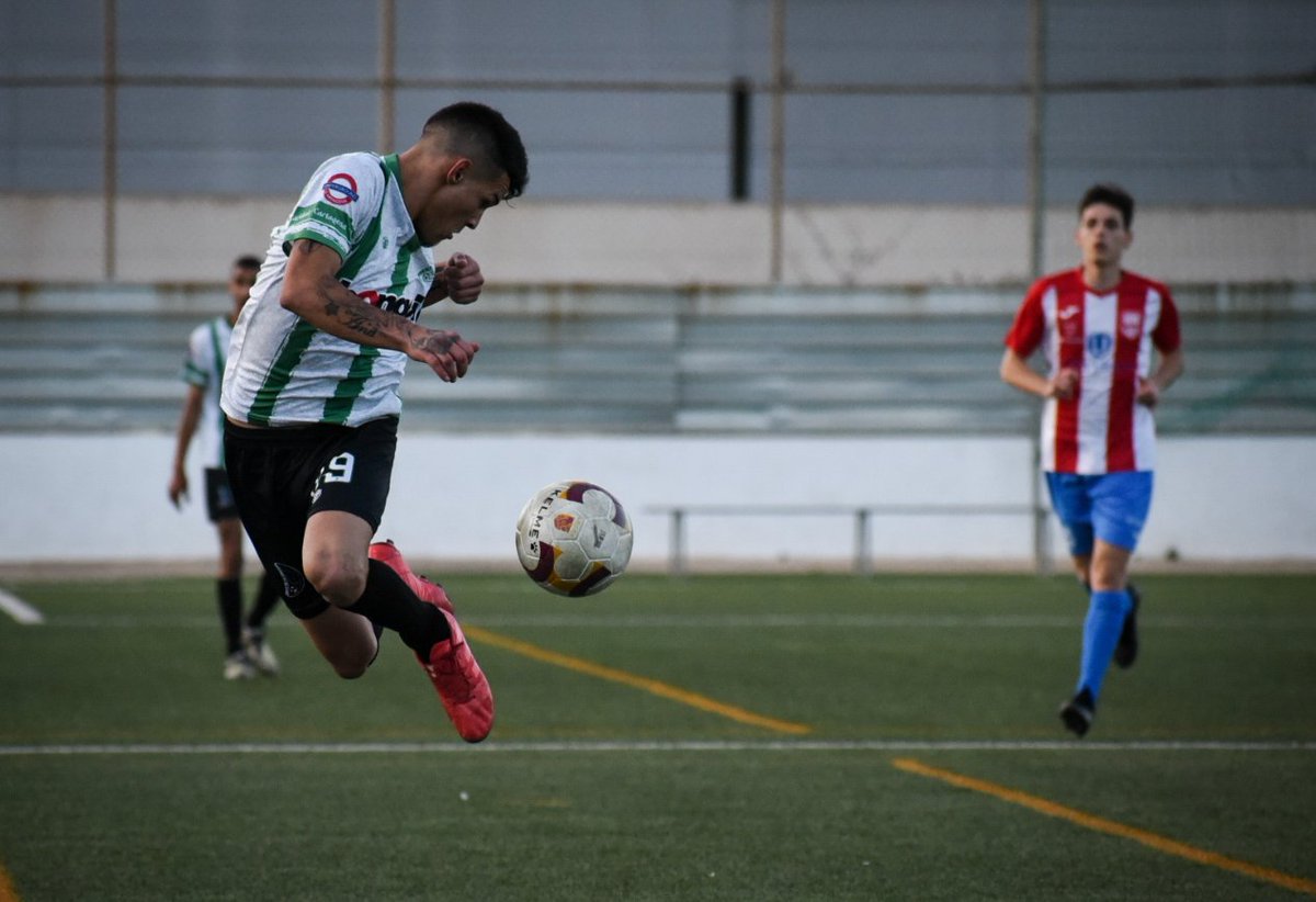 Nuestro senior volvía a la senda de la victoria tras vencer por 3-0, partido muy seguro en el que los nuestros supieron aprovechar las ocasiones terminando la primera parte 2-0 y rematando el partido en el inicio de la segunda parte. 💚