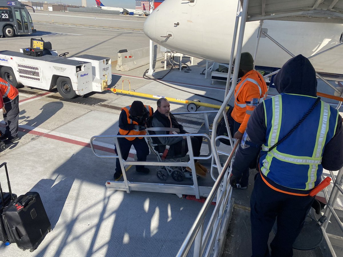 ScottsFight's tweet photo. Big shout out to @Delta for showing this #wheelchair traveler the care and hospitality everyone deserves! Flew my #ALS Tulsa 🔄 Reno/Tahoe without a problem. #Permobile #Tobii didn’t have a scratch. Eric/Johnny LA crew 👍 Estelle/Josie❤️ Everyone!
Podcast soon! Thank you 😘🍻🏴☠️ https://t.co/4CndSI1LR7