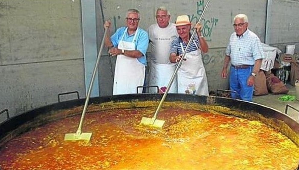 dos persones sent assassinades a alcanar

els mossos mentrestant:
#CrimsFebamarTV3