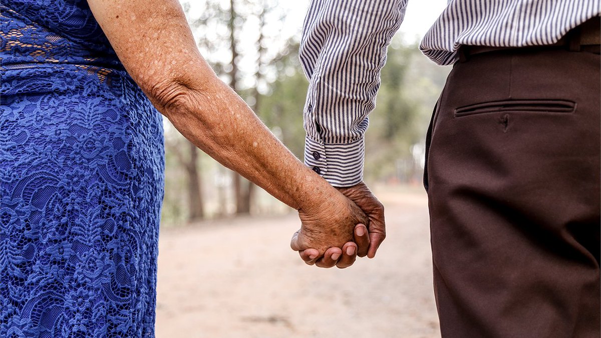 MizzouNews's tweet photo. A new study at #Mizzou found that older adults who feel positive about aging tend to have a healthier sex life. The adults with positive perceptions of aging not only had more satisfaction during sex but also had sex more frequently. ➡️https://t.co/FPrb07DCik https://t.co/VH1mQqcpku