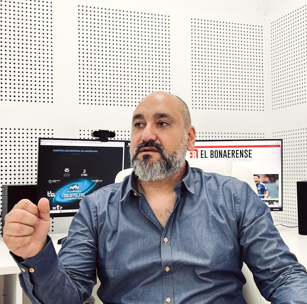 CAA_Anunciantes's tweet image. #WizardMind
"Creamos un ecosistema de audiencia, con nuevas marcas que logran verdadera conexión con la gente" 🎙️ @alejandroolmos de @Agency_Wizard 
perfil.com/noticias/empre… #SociosCAA @jpvieytes @diariolatnews @elbonanews @elmovimientoar @blaenvivo