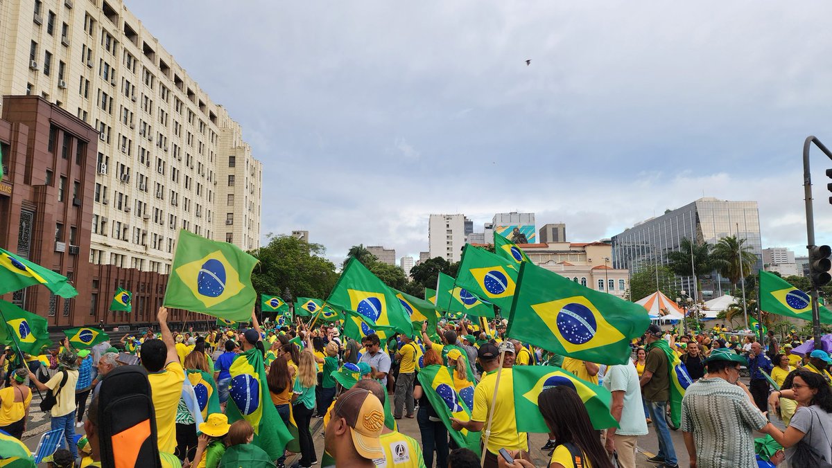AGORA: milhares de brasileiros no Rio de Janeiro. 28/11/2022 🇧🇷