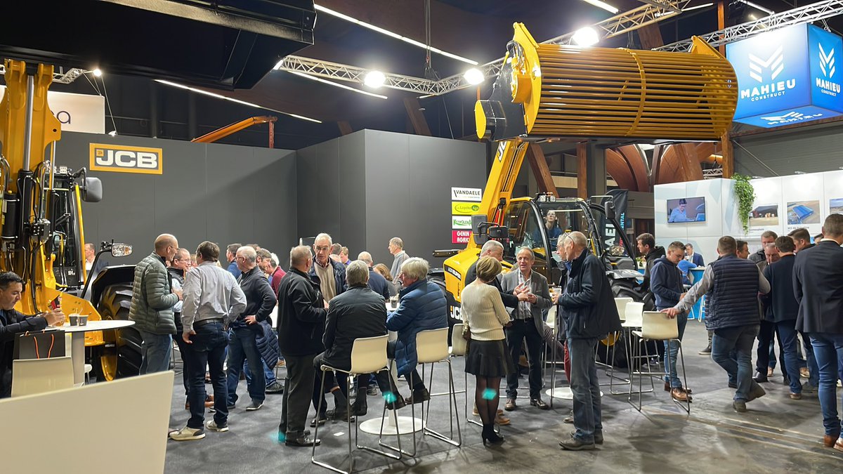 AgriRecover's tweet photo. Vandaag een leerzame en innovatieve dag gehad op Interpom Kortrijk. Veel nieuwe mensen gesproken en potentiรซle nieuwe leden! #CMS #AgriRecover #recycling #sustainability #Interpom https://t.co/5sy8dQwbhY