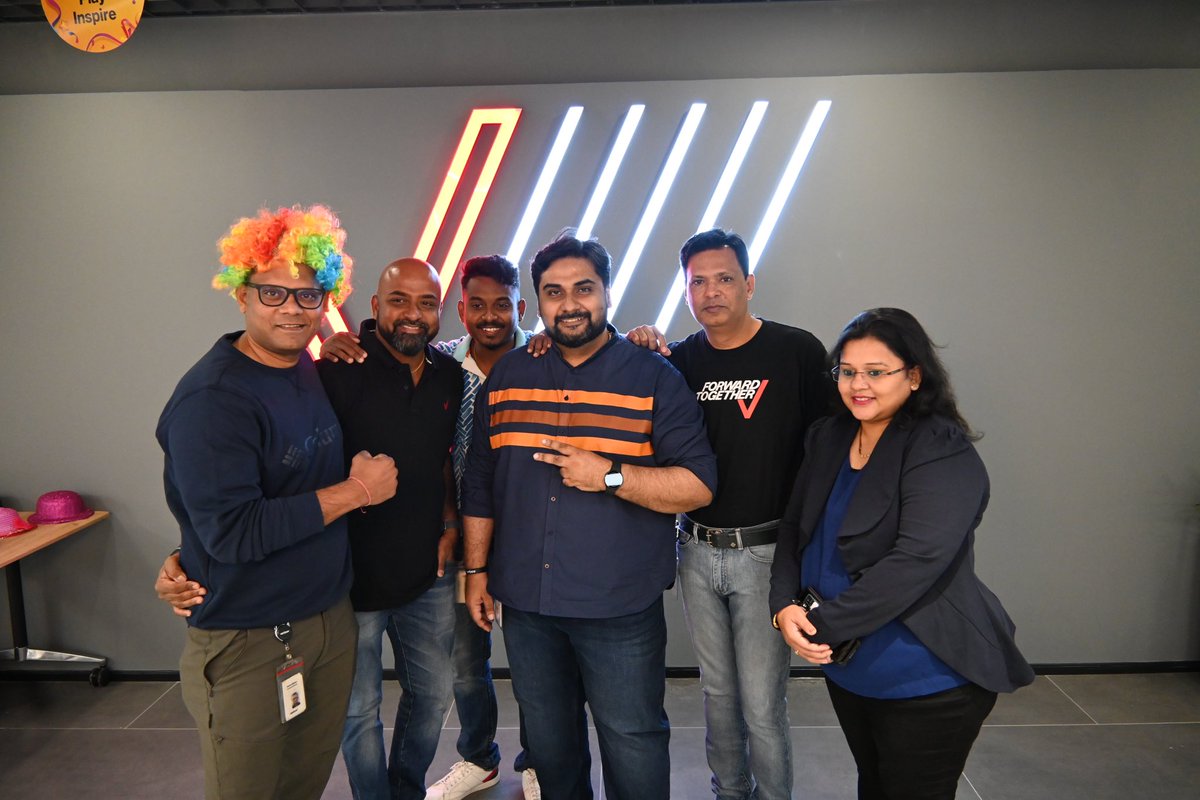 MadhavanKrishn's tweet photo. #inspire 2.0 - It’s back with even more energy, even more togetherness, but yeah it’s just a start #Hyderabad.. #Chennai here we come ! @SireeshVz @sramtweetz @Sarath_Gandham @VijaiEkambaram @VijayaramanVZ @VZIndia @JobDanielRaj https://t.co/cRKTjTRnil
