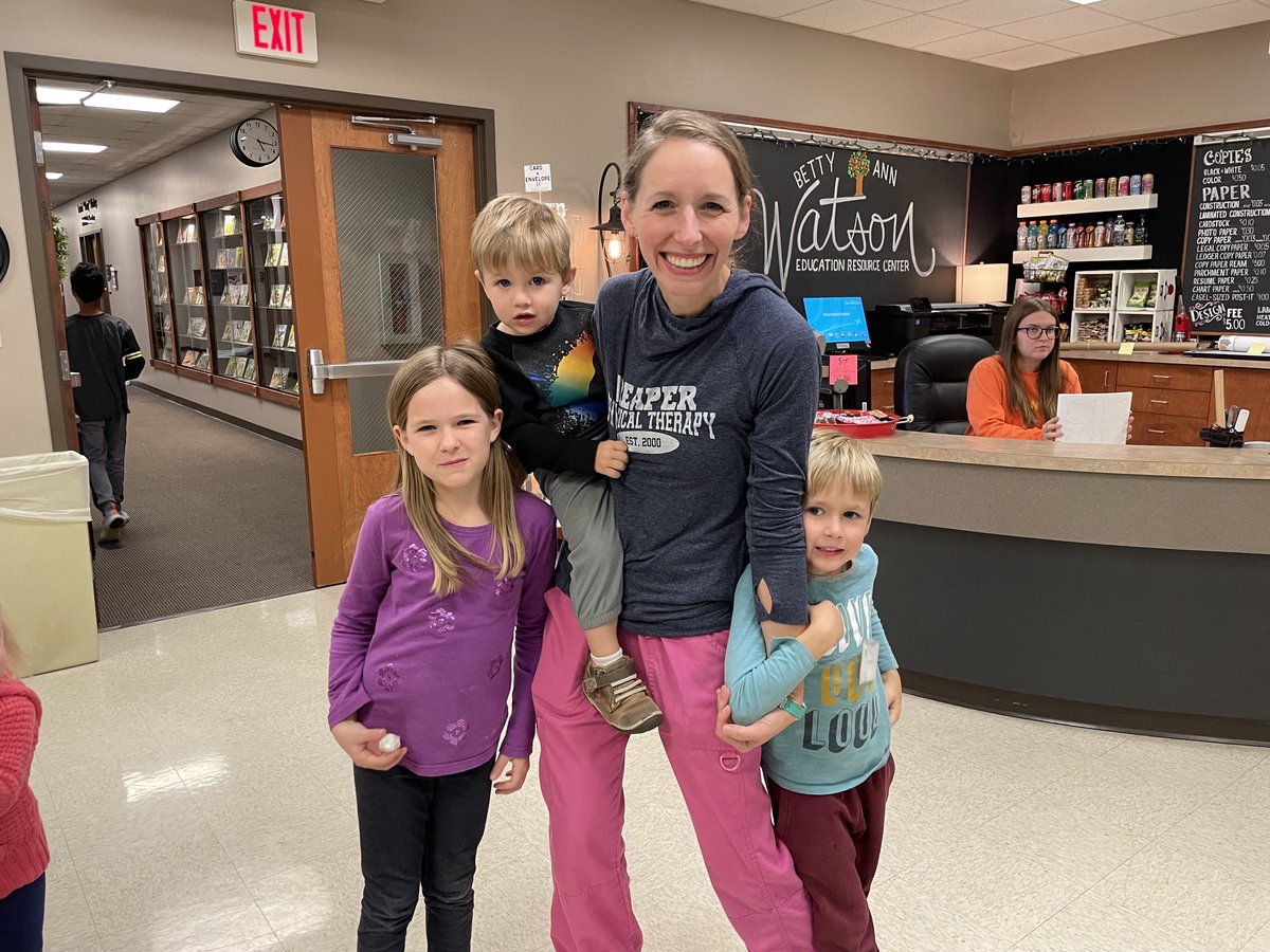 HardingForLang's tweet photo. KidLingo, the after school language program, met for the last time on November 7th. There were over 20 Spanish students and over 10 French students enrolled! They finished their semester with songs and a potluck. https://t.co/fHg6tr1oEo
