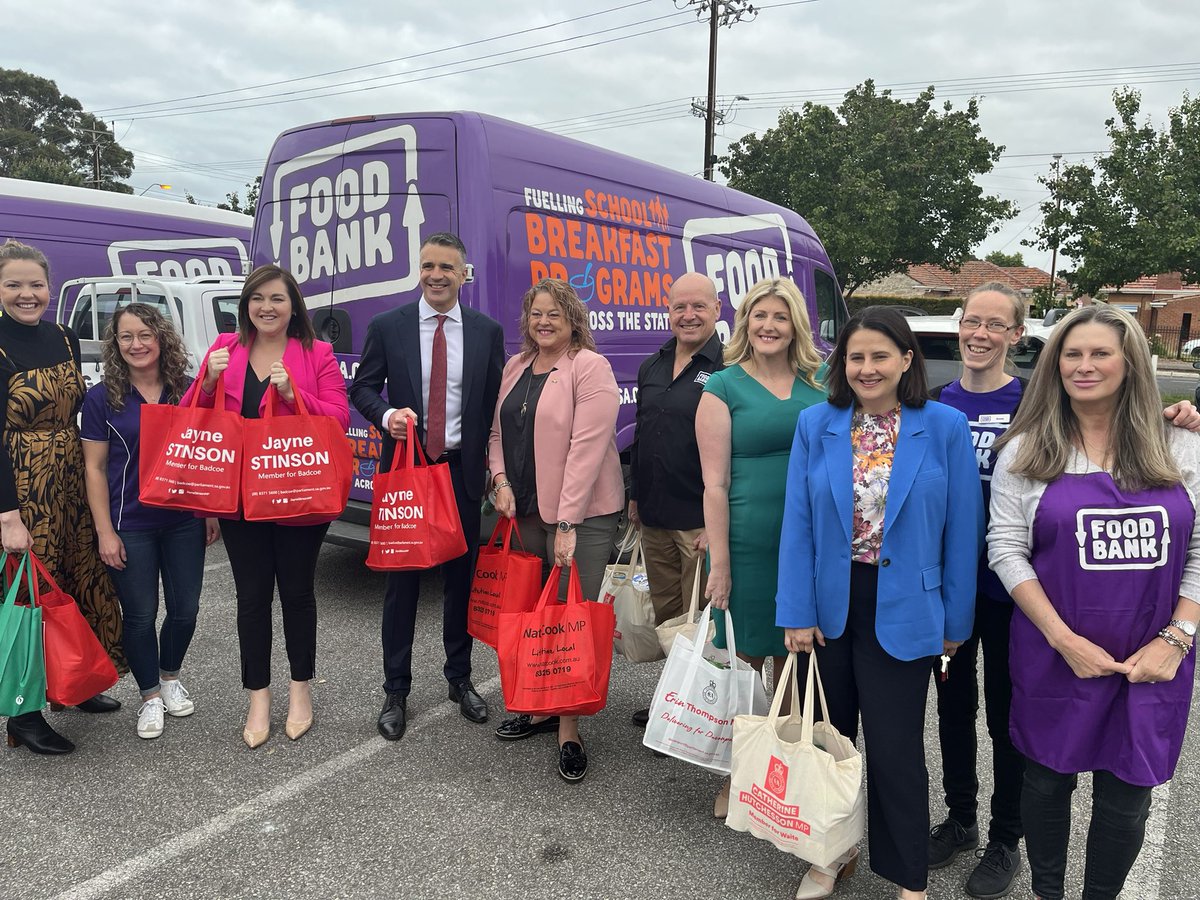 As we head into the holiday season, volunteers behind the scenes at @Foodbank_SA are working hard to make sure no one goes without. <a href="/abcadelaide/">ABC Adelaide</a> is broadcasting outside its Food Hub in Edwardstown as part of  ABC Gives - so head down to give a donation if you can.