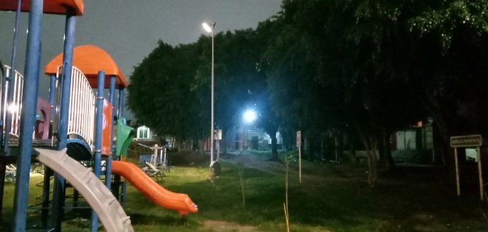 DomRichm's tweet photo. Buenas tardes! @xochzar @Servicios_Pub @AmbientePuebla hace 3 semanas por medio de un escrito solicitamos apoyo para poda de árboles en Fracc. Mateo sección San José Maravillas entre parque Villas La Vista y 95 Pte. A la fecha no hay respuesta. Podrian ayudarnos! 🙏 plis https://t.co/Xm0sXqmt7f