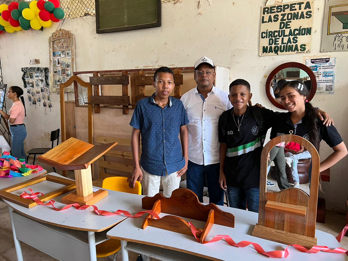 SENAenBolivar's tweet photo. #SENAEsFormacion |  Aprendices🙋🏻‍♂️🙋🏽de la IE Don Bosco de📍#Arjona que se forman mediante el programa Articulación con la Media Técnica del Centro Petroquímico de @SENAenBolivar, participaron de Muestra Productiva con proyectos creados desde sus ambientes de formación. https://t.co/QrKqjcQD50