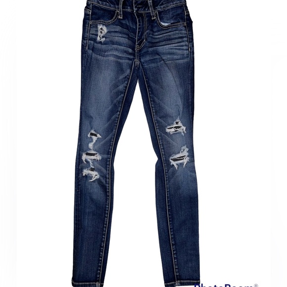 adancerslife's tweet photo. So good I had to share! Check out all the items I'm loving on @Poshmarkapp #poshmark #fashion #style #shopmycloset #americaneagleoutfitters #none #bbdakota: https://t.co/t4dX6hQQY7 https://t.co/IDCyRnCOWi