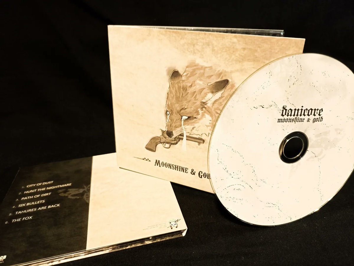 _danicore_'s tweet image. 🦊🤠