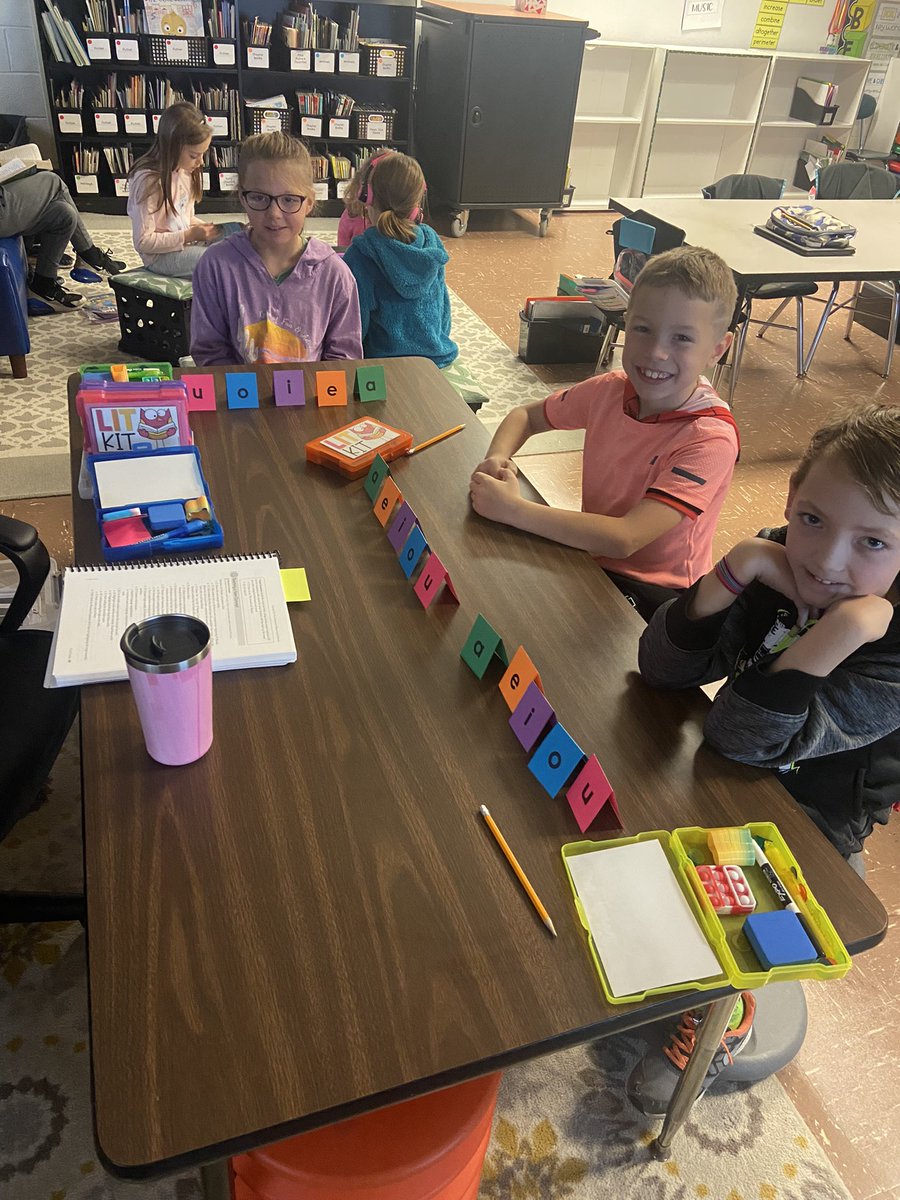 missflama's tweet photo. We love small group time! #voweltents #OG @BCSDCrestview https://t.co/MJLPTENkyE