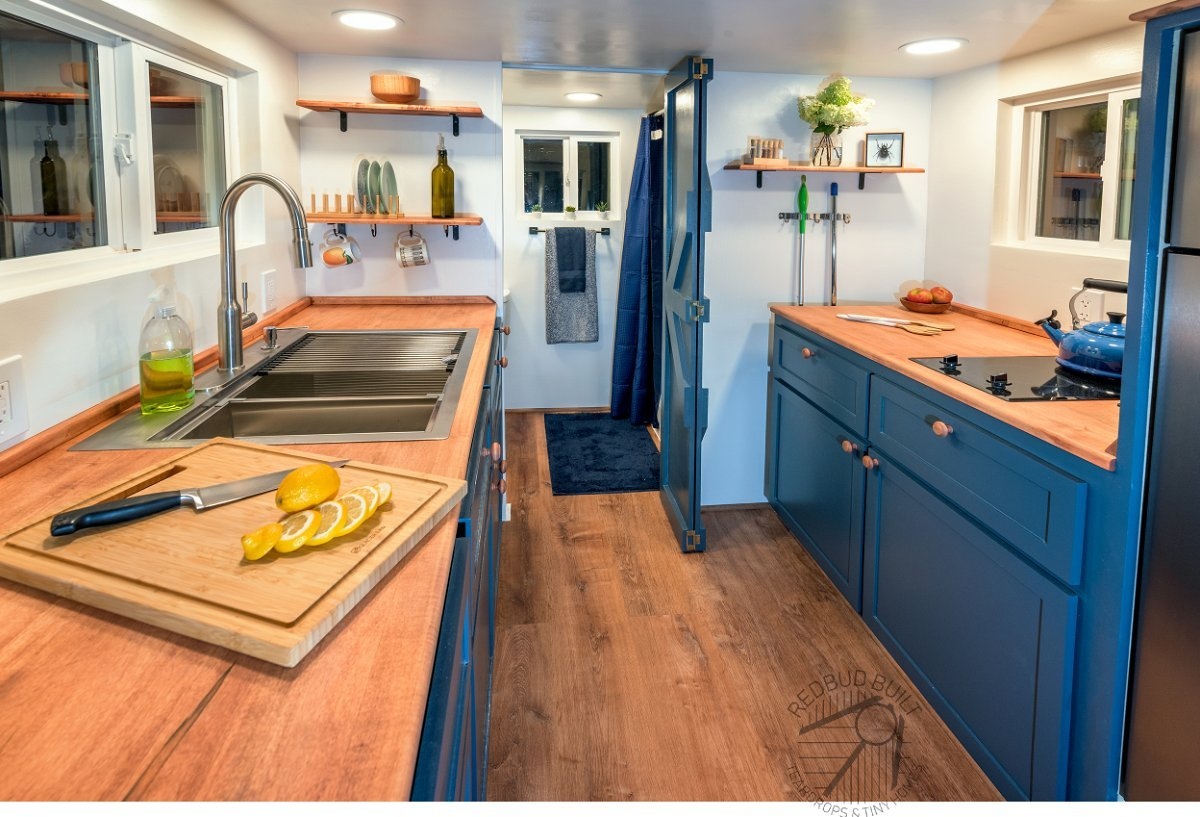 tinyhouselist's tweet photo. CYBER MONEY! Beautiful, custom tiny house for sale. $5,000 off the current price as well as 1/2 of shipping costs paid! More details here: https://t.co/DmDbHUJS9H #cybermoney #tinyhouseforsale https://t.co/XpFaX0I0lZ